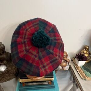 Men’s vintage Shandon Of Ireland wool plaid newsboy cam w Pom Pom. Size 7 3/8